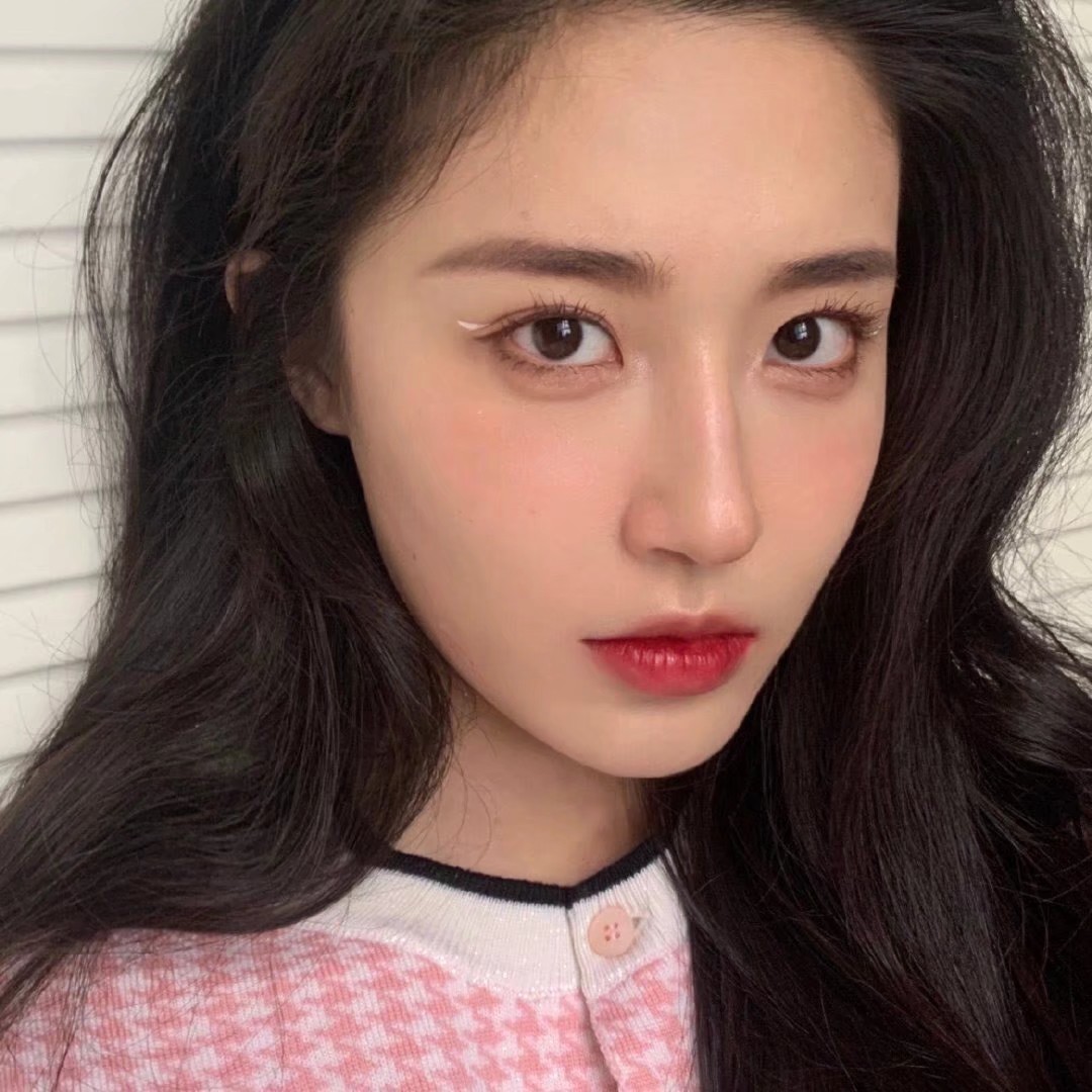 美女都会用的头像 你是我听不够的旧戏 也是我看不尽的烟火? 头像-第2张
