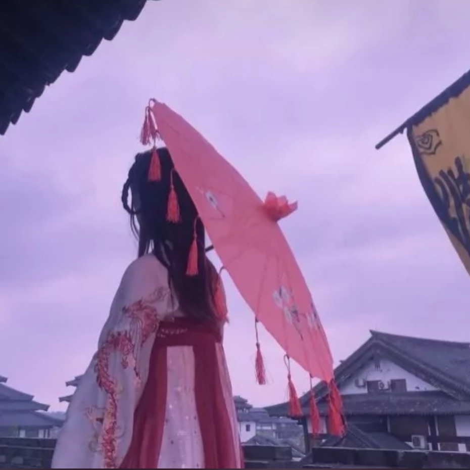 汉风女头像 女头像 老祖宗说过“女子出嫁 着我汉家霓裳 嫁我中华儿郎 系红绳 十里红妆 凤冠霞帔 撒酒敬先上” 头像-第5张