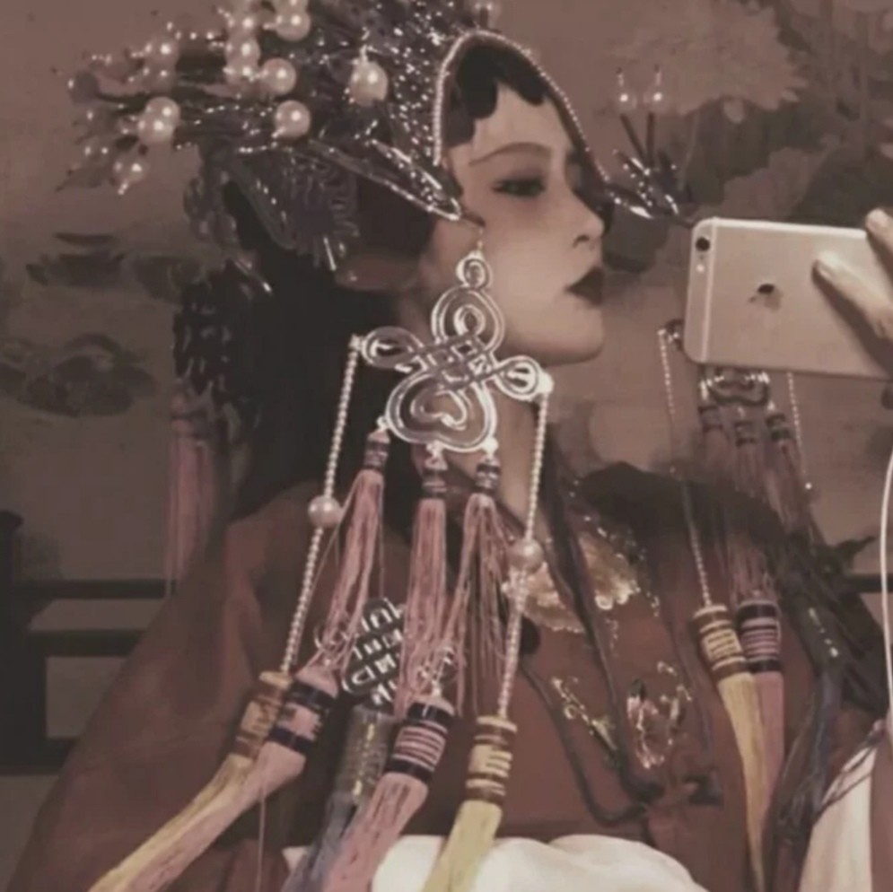 汉风女头像 女头像 老祖宗说过“女子出嫁 着我汉家霓裳 嫁我中华儿郎 系红绳 十里红妆 凤冠霞帔 撒酒敬先上” 头像-第8张