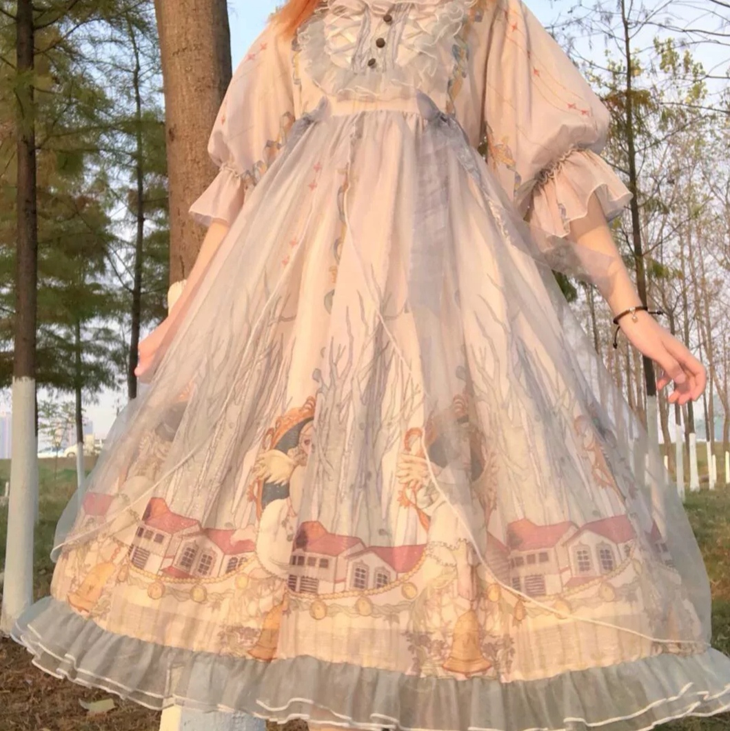 Lolita仙气女头像 也许有一天我们都会犯错 我们要约好吵架的时候告诉自己 错误是短暂的 错过事永远遗憾的? 头像-第4张