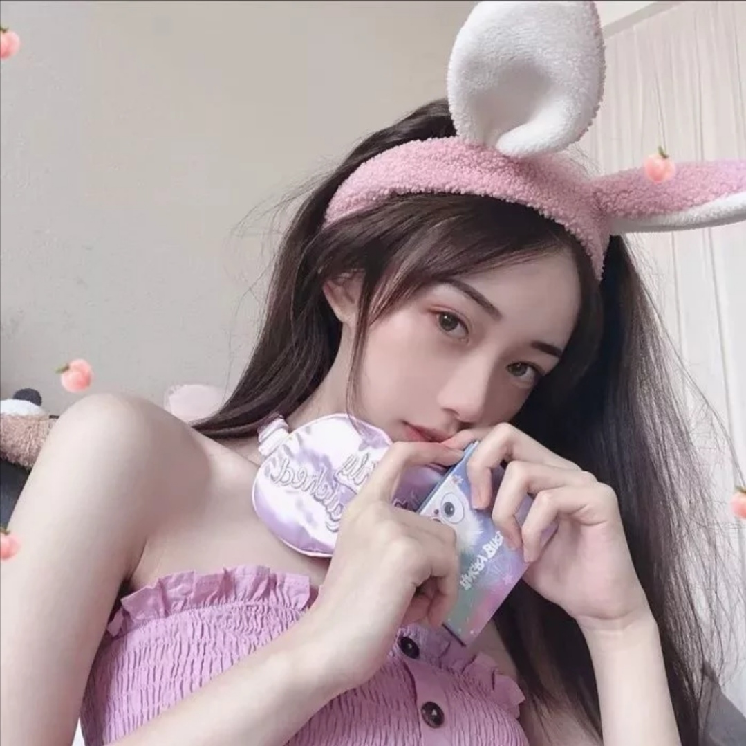 超好看女头像 不要随便掏心掏肺 保留一部分神秘 那是你在困境中 唯一能自救的东西———《我与世界之差一个你》 头像-第8张