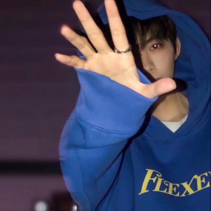 [头像] ins风格男生头像七八张