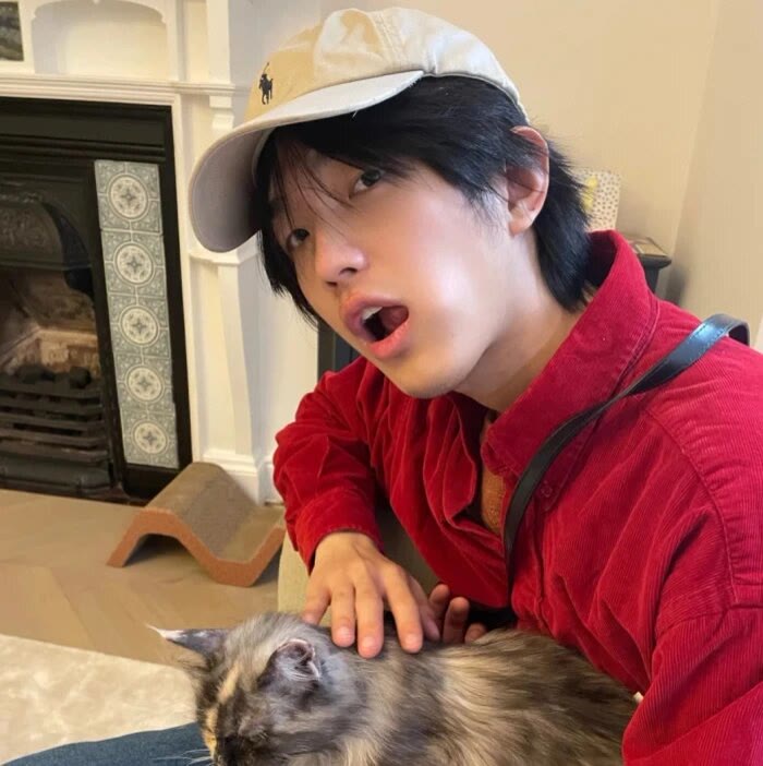 [头像] ins风格男生头像七八张