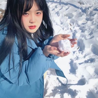 女生头像 这个冬天有人给你捂手吗 女生头像 这个冬天有人给你捂手吗