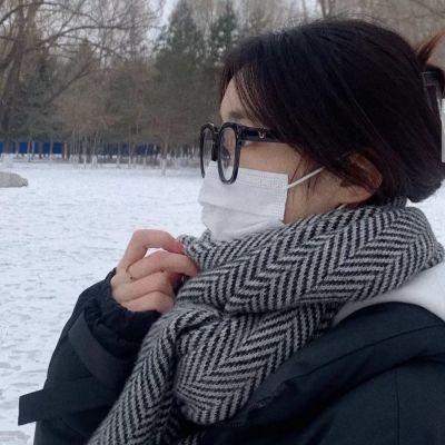 女生头像 这个冬天有人给你捂手吗 女生头像 这个冬天有人给你捂手吗