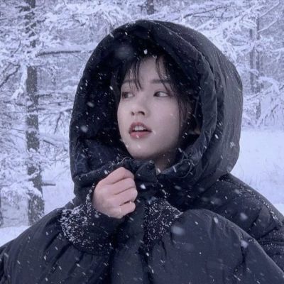 女生头像 这个冬天有人给你捂手吗 女生头像 这个冬天有人给你捂手吗