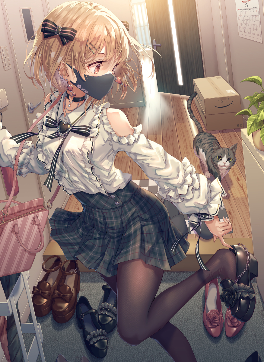 P站插画 原创 女孩子 猫 黑色口罩 出门穿鞋@HIROKAZU P站美图-第1张