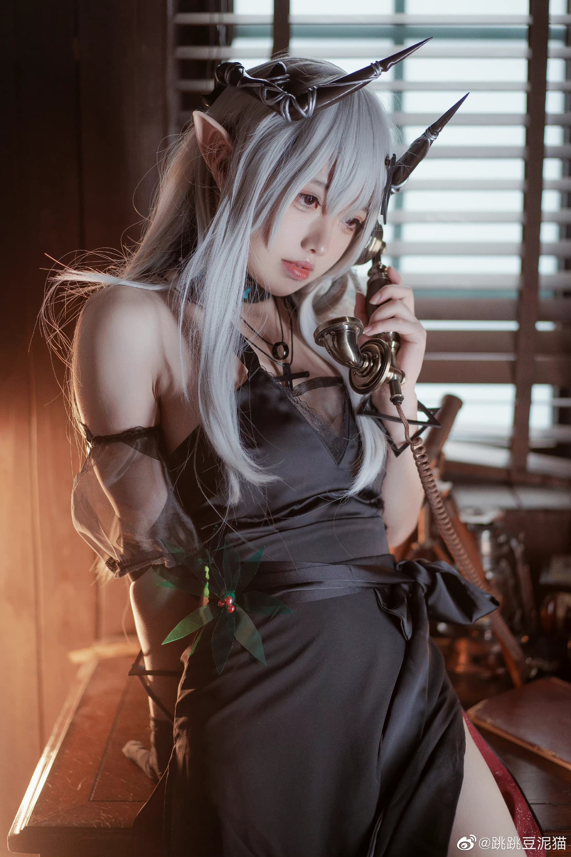 【COS】嗯？啊，看到这抔泥土了吗... 明日方舟 泥岩黑曜石@泥头跳跳猫 COSPLAY-第4张