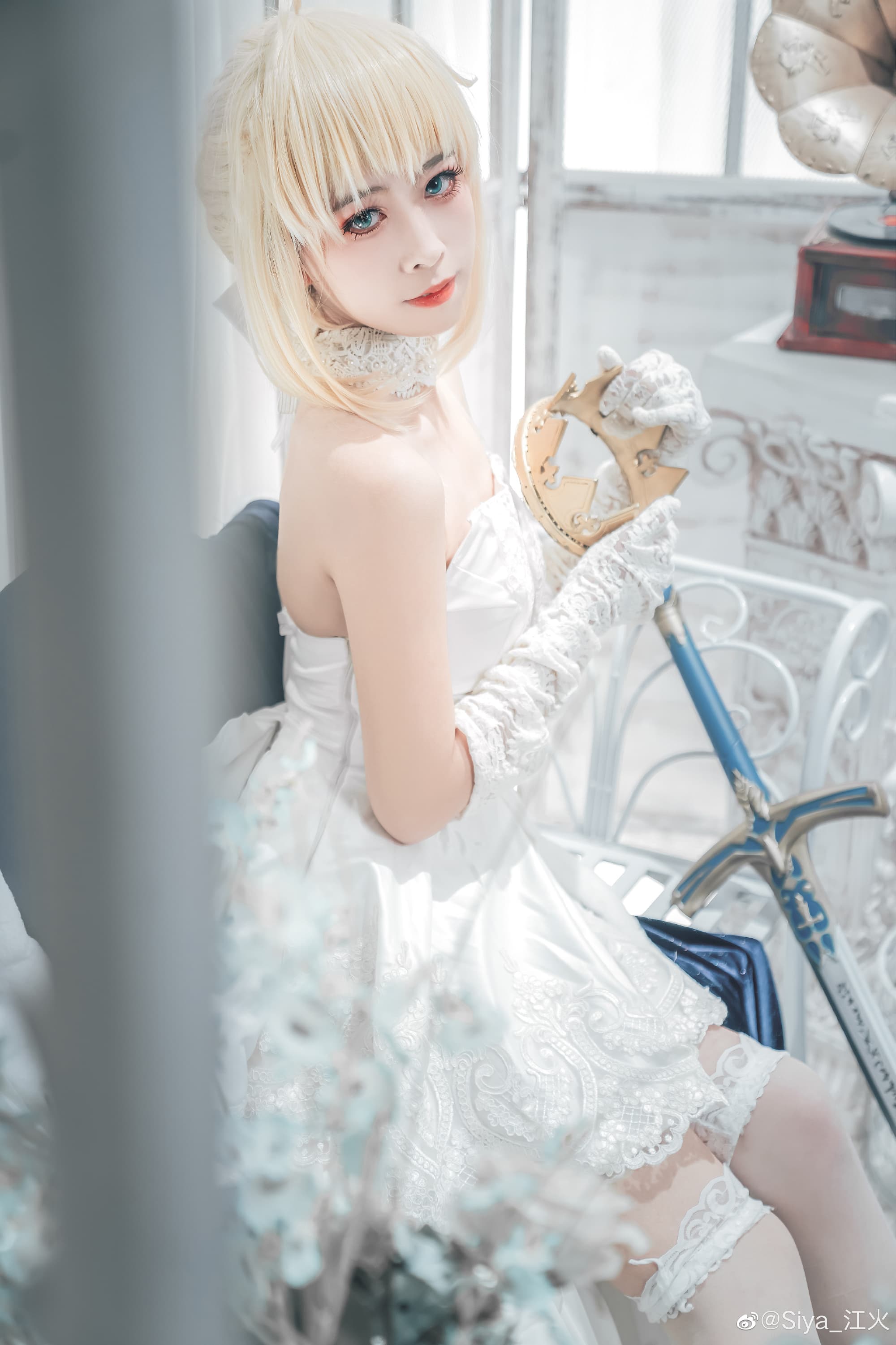 【COS】此后吾之剑与汝同在，汝之命运与吾共存。saber 阿尔托莉雅五周年礼服@Siya_江火 COSPLAY-第5张