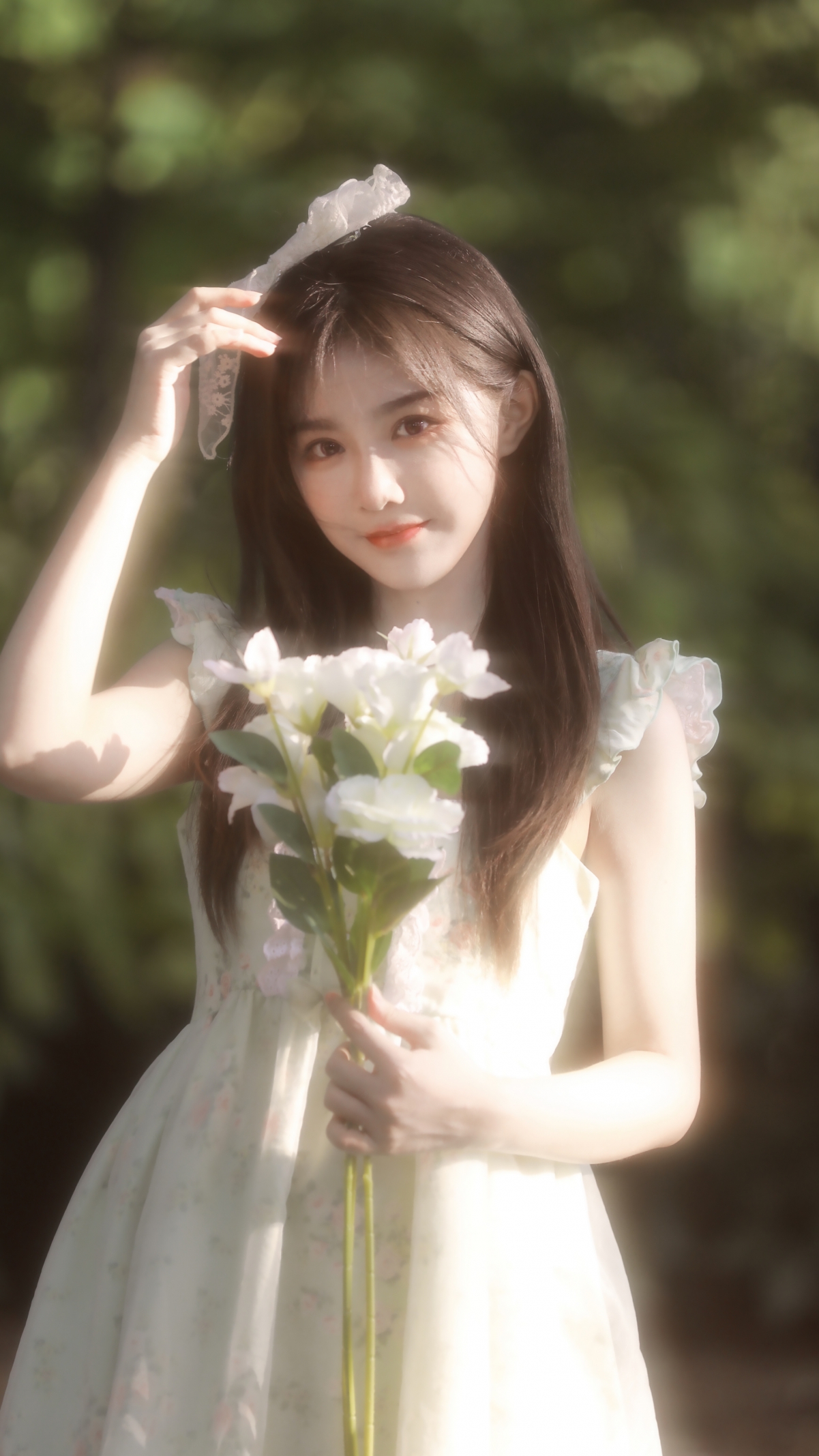 树林 邻居女孩 清纯 美女 清新 4k手机壁纸 2160x3840 壁纸-第1张