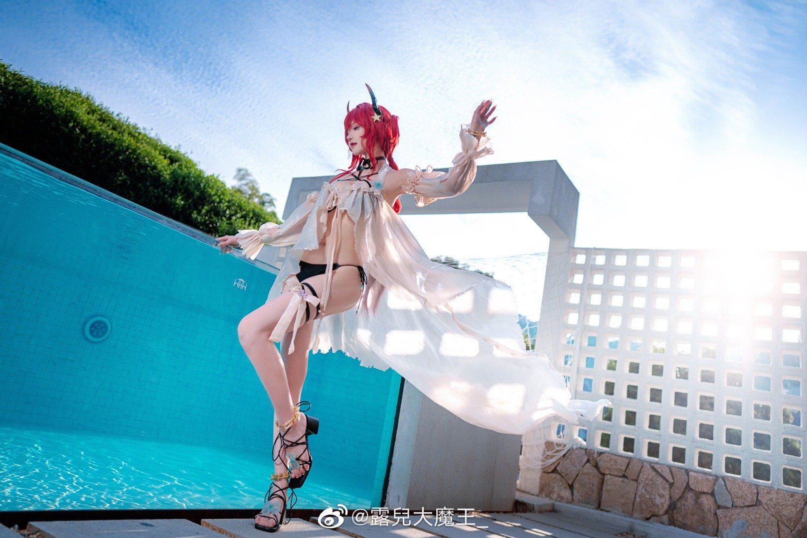 【COS】夏日的温度就如我的发色一样火热。 明日方舟 史尔特尔@露兒大魔王 COSPLAY-第3张