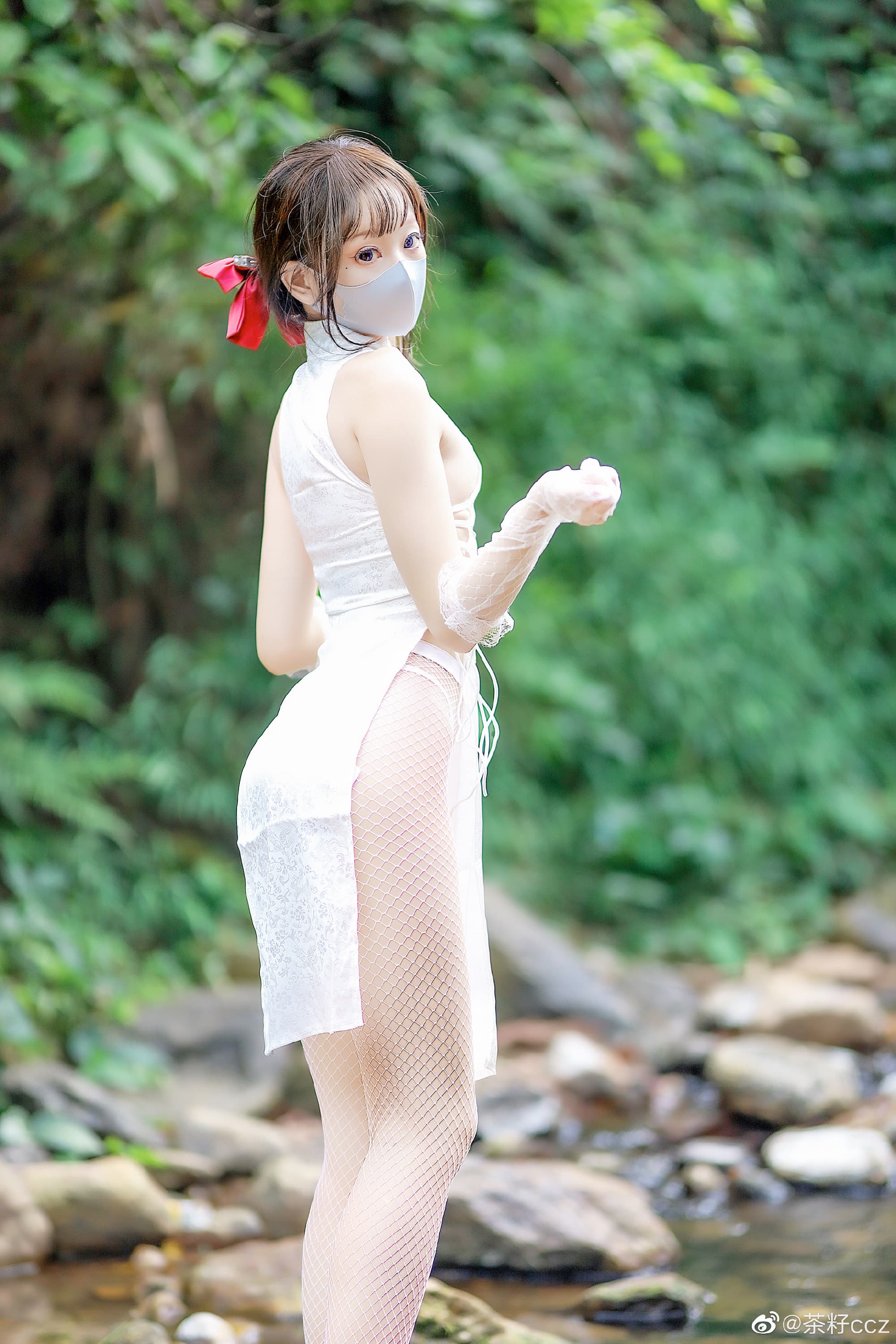 民国风旗袍 溪边一抹白@茶籽ccz 摄影-第1张