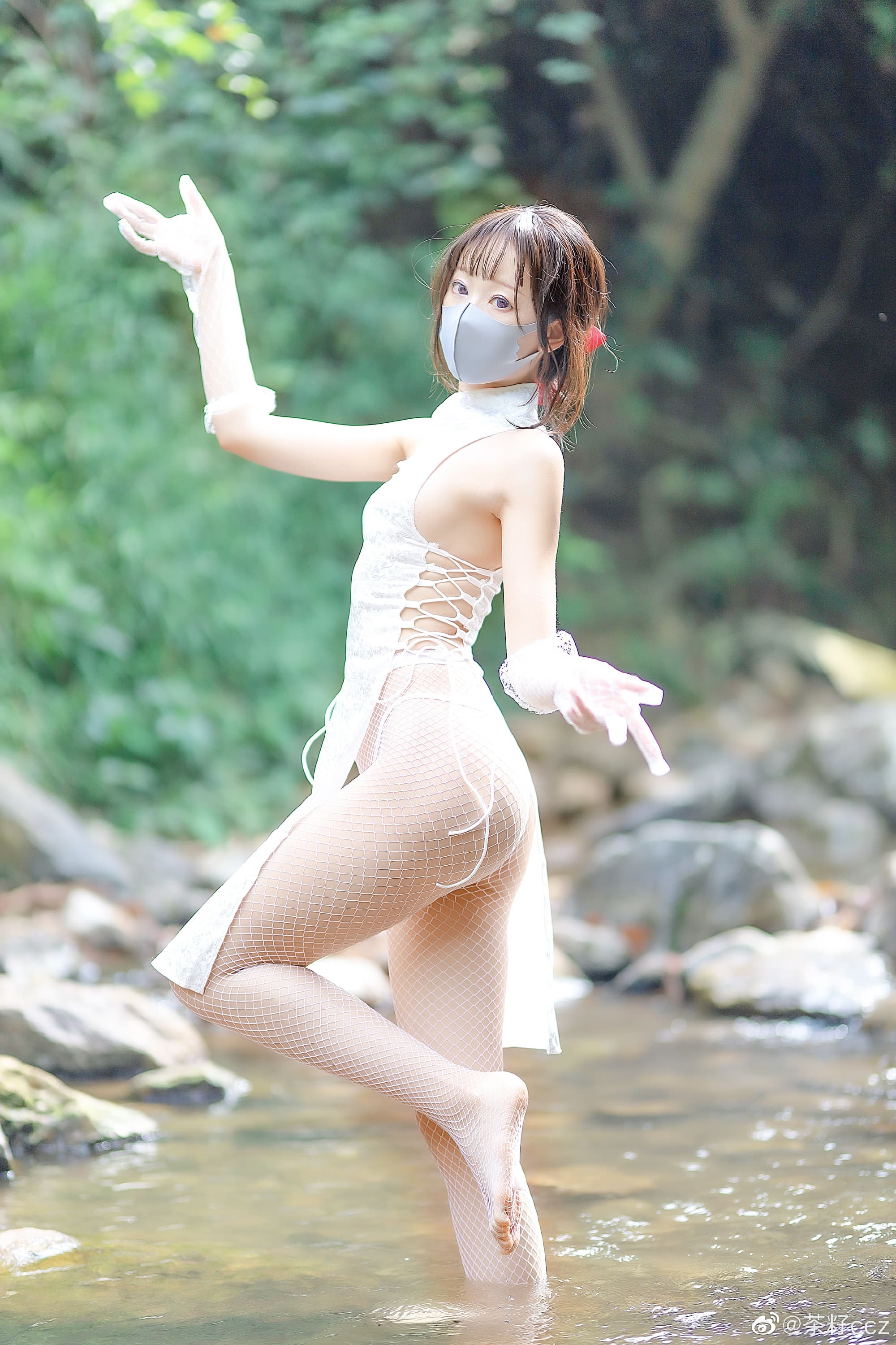 民国风旗袍 溪边一抹白@茶籽ccz 摄影-第3张