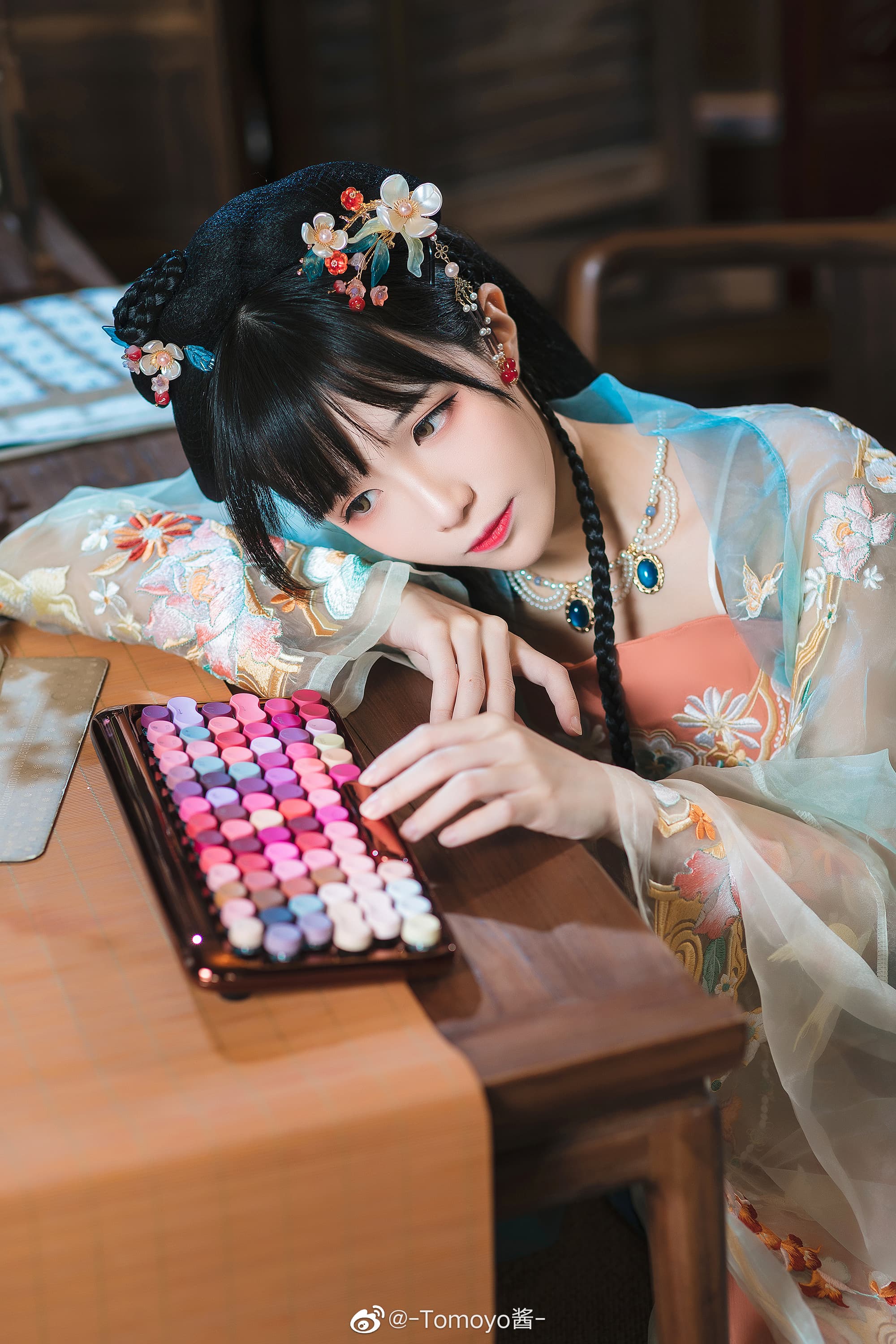 【汉服】假如每个人的生活是一种颜色，那你的生活是什么颜色呢？@-Tomoyo酱- 摄影-第4张