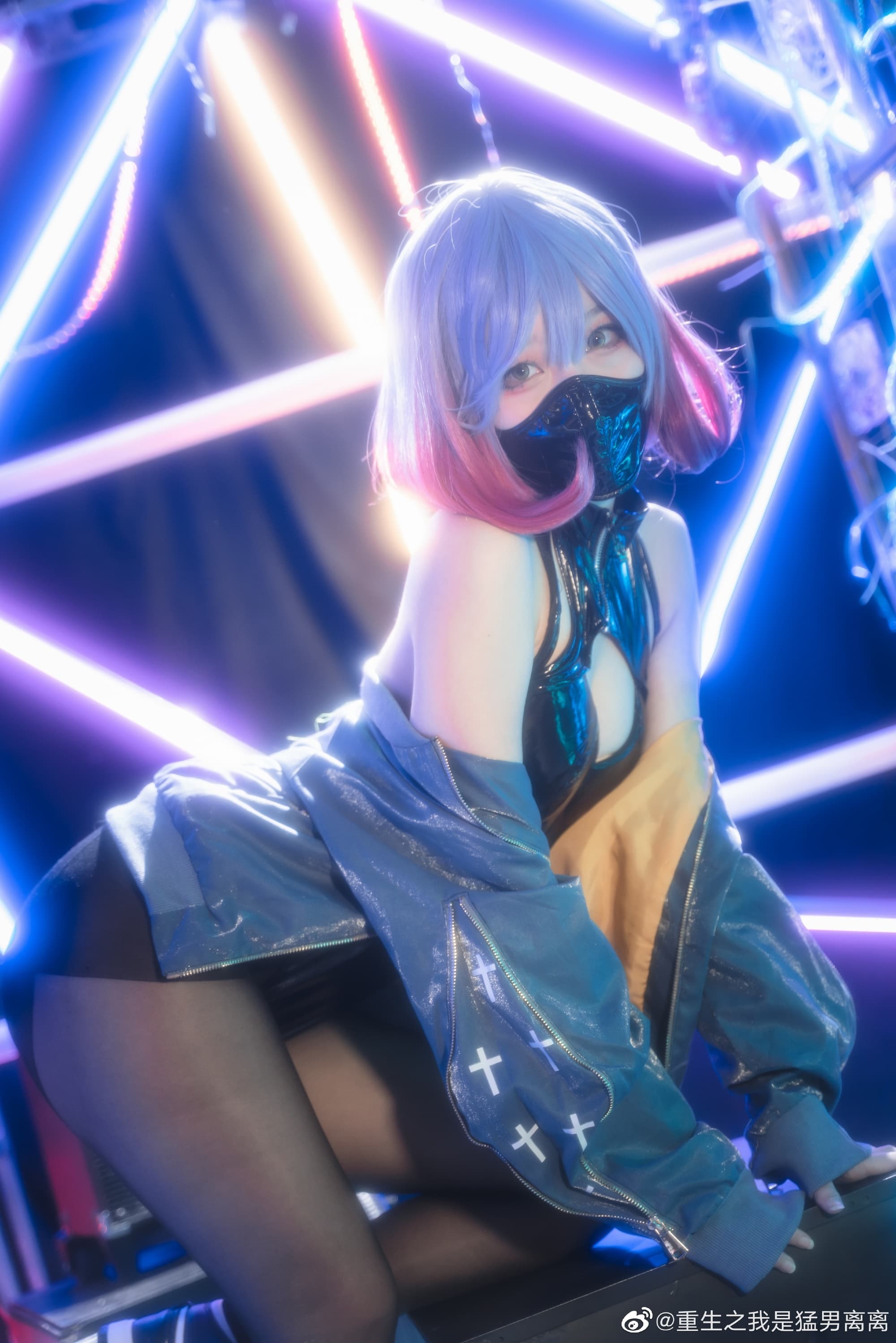 运动鞋x口罩x高开叉·Luna@重生之我是猛男离离 COSPLAY-第1张