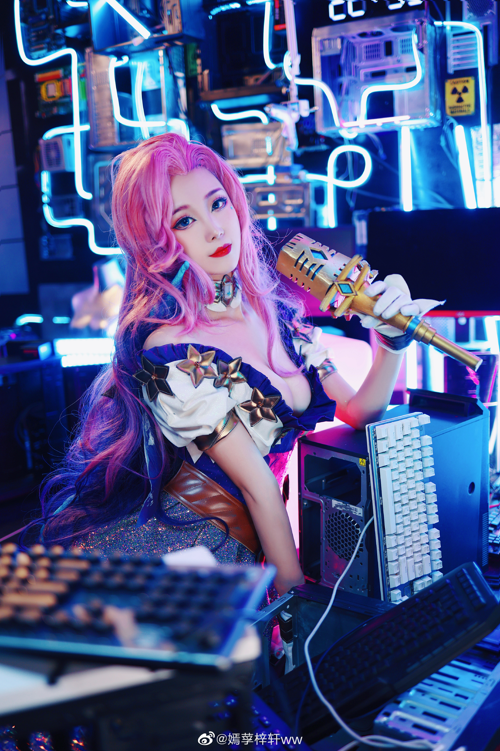 【COS】我的梦想谁也不能阻挡! 英雄联盟 星籁歌姬•萨勒芬妮@嫣莩梓轩ww COSPLAY-第4张
