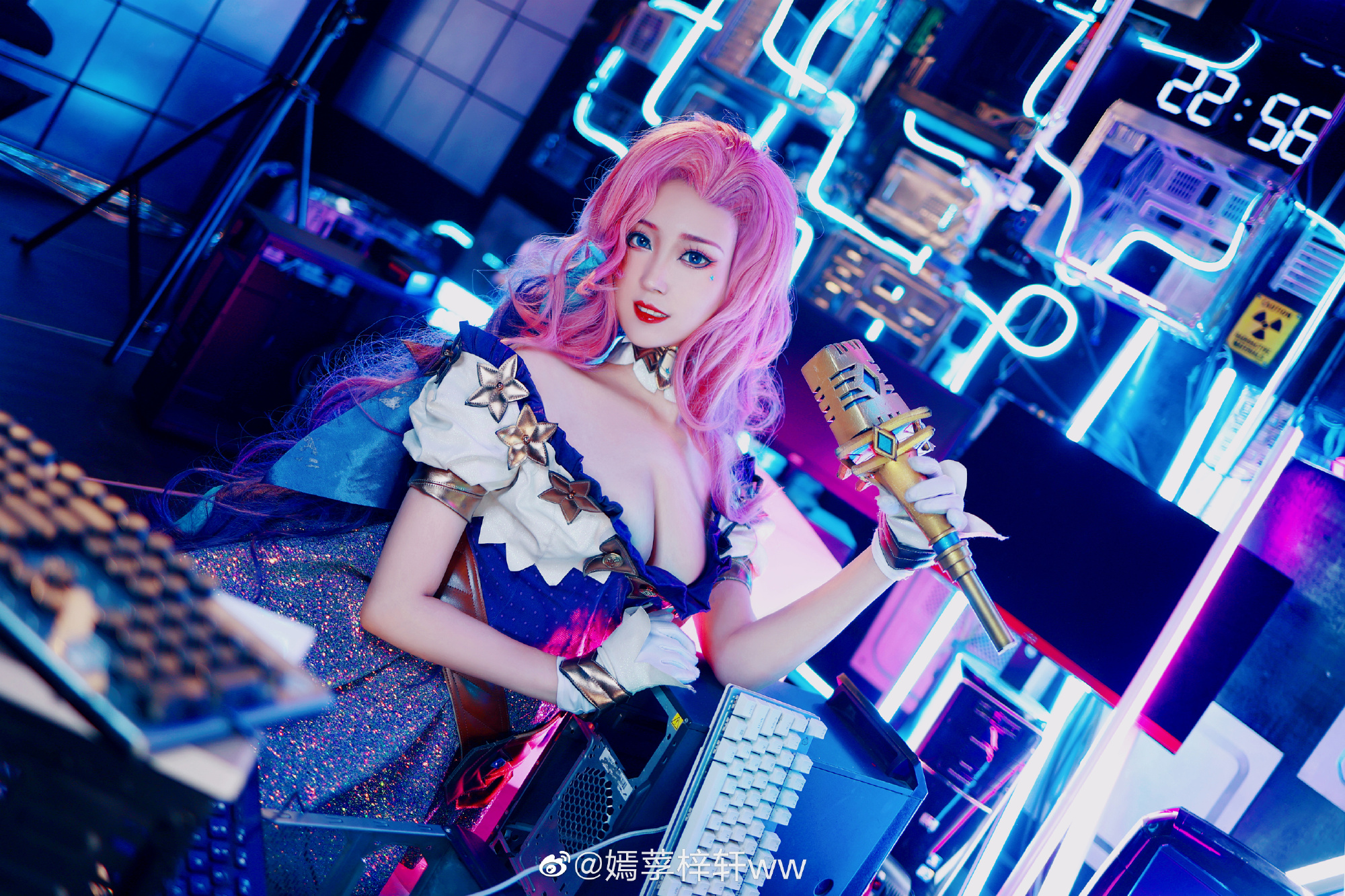 【COS】我的梦想谁也不能阻挡! 英雄联盟 星籁歌姬•萨勒芬妮@嫣莩梓轩ww COSPLAY-第5张