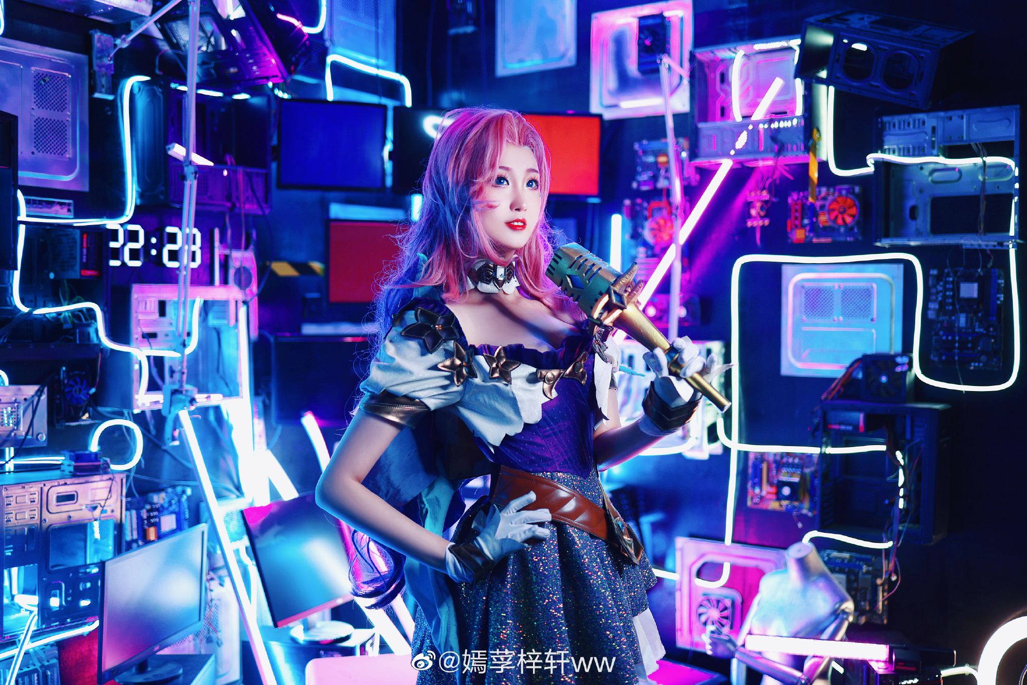 【COS】我的梦想谁也不能阻挡! 英雄联盟 星籁歌姬•萨勒芬妮@嫣莩梓轩ww COSPLAY-第7张