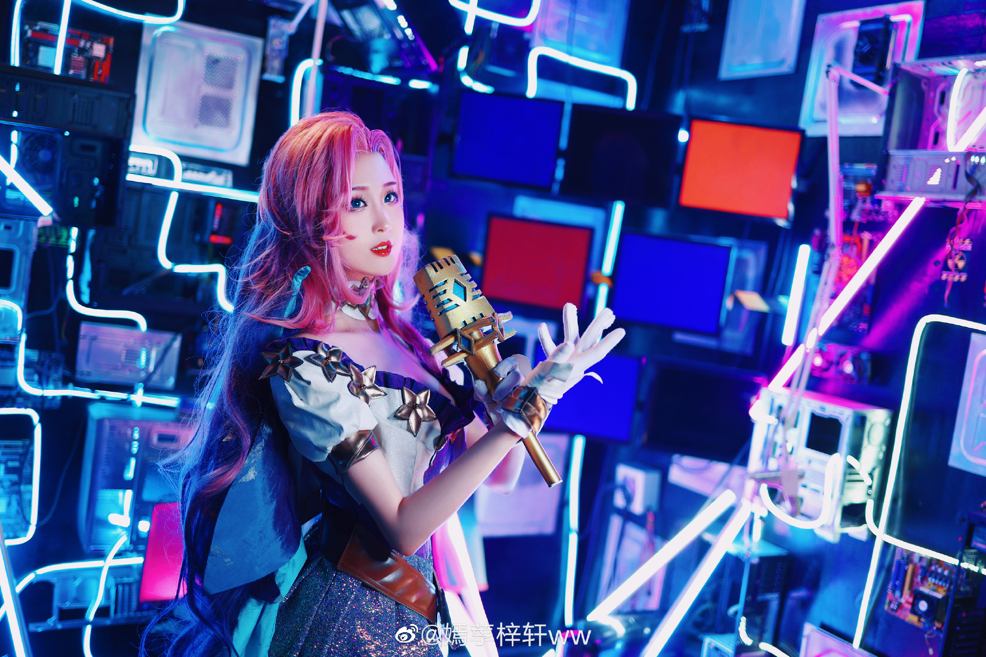 【COS】我的梦想谁也不能阻挡! 英雄联盟 星籁歌姬•萨勒芬妮@嫣莩梓轩ww COSPLAY-第8张