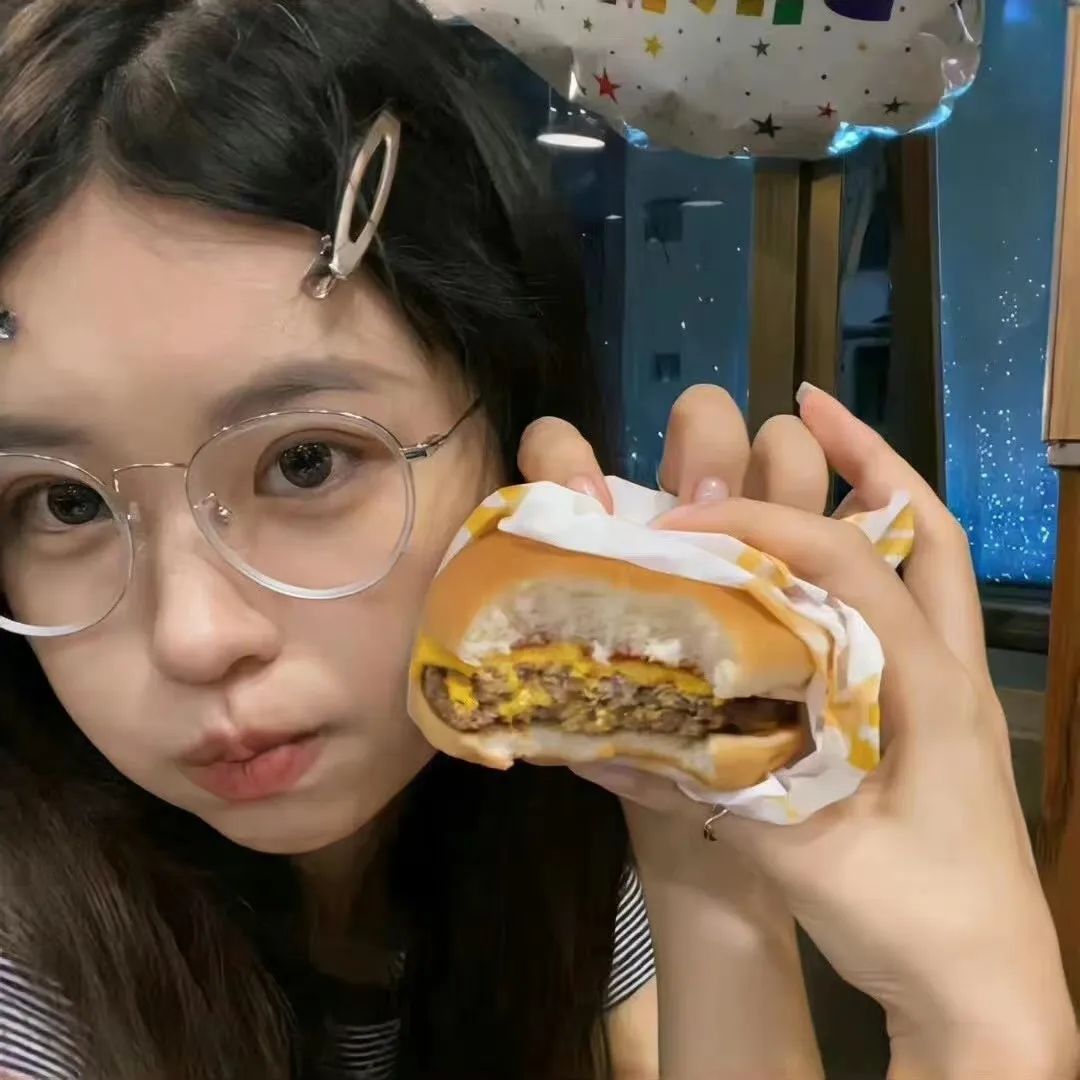 女生头像 清晨第一道光 照进了你的窗 温柔浮现脸庞 女生头像-第18张