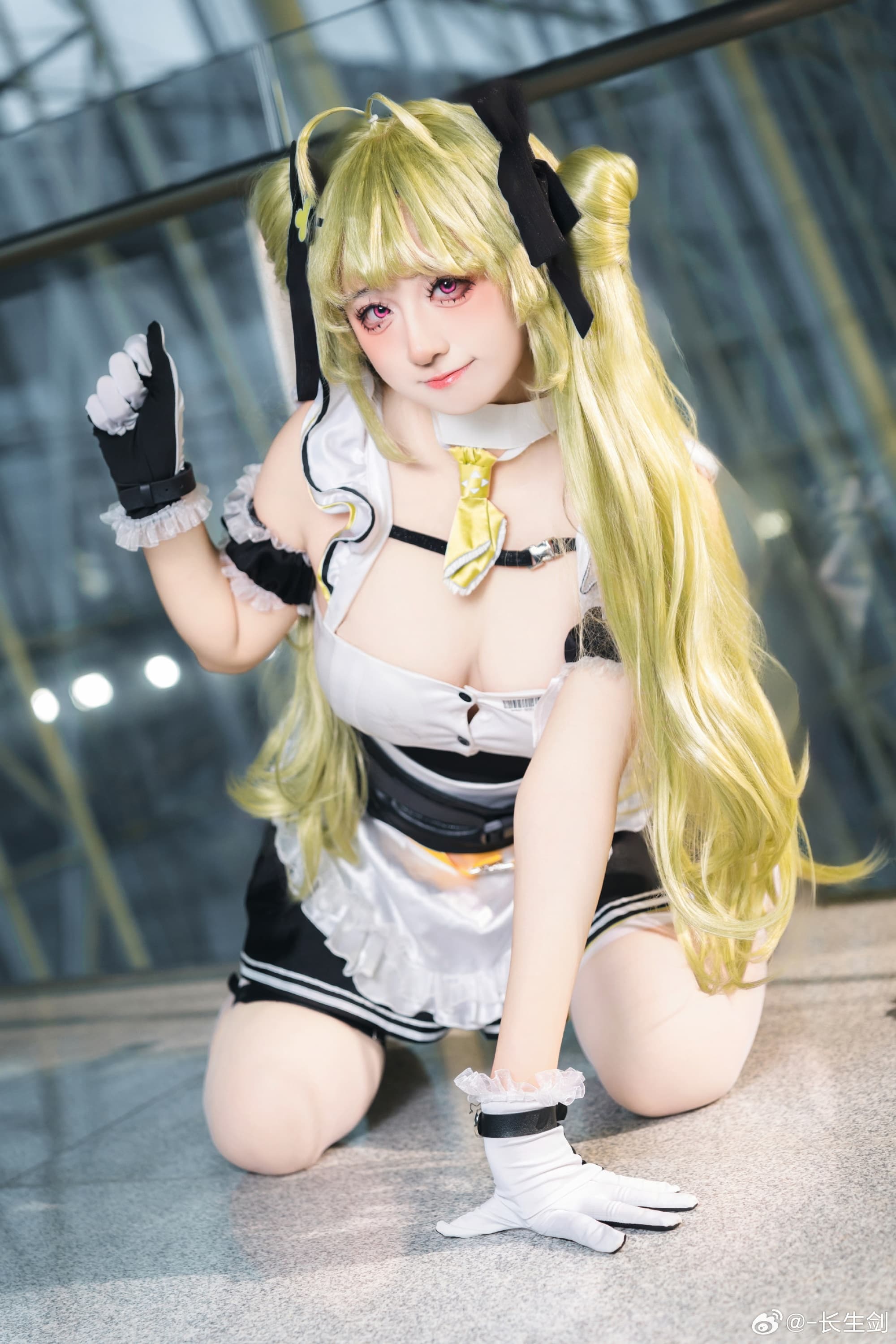 COSPLAY nikke:胜利女神@十悲伤小木十 ​​​ COSPLAY-第1张
