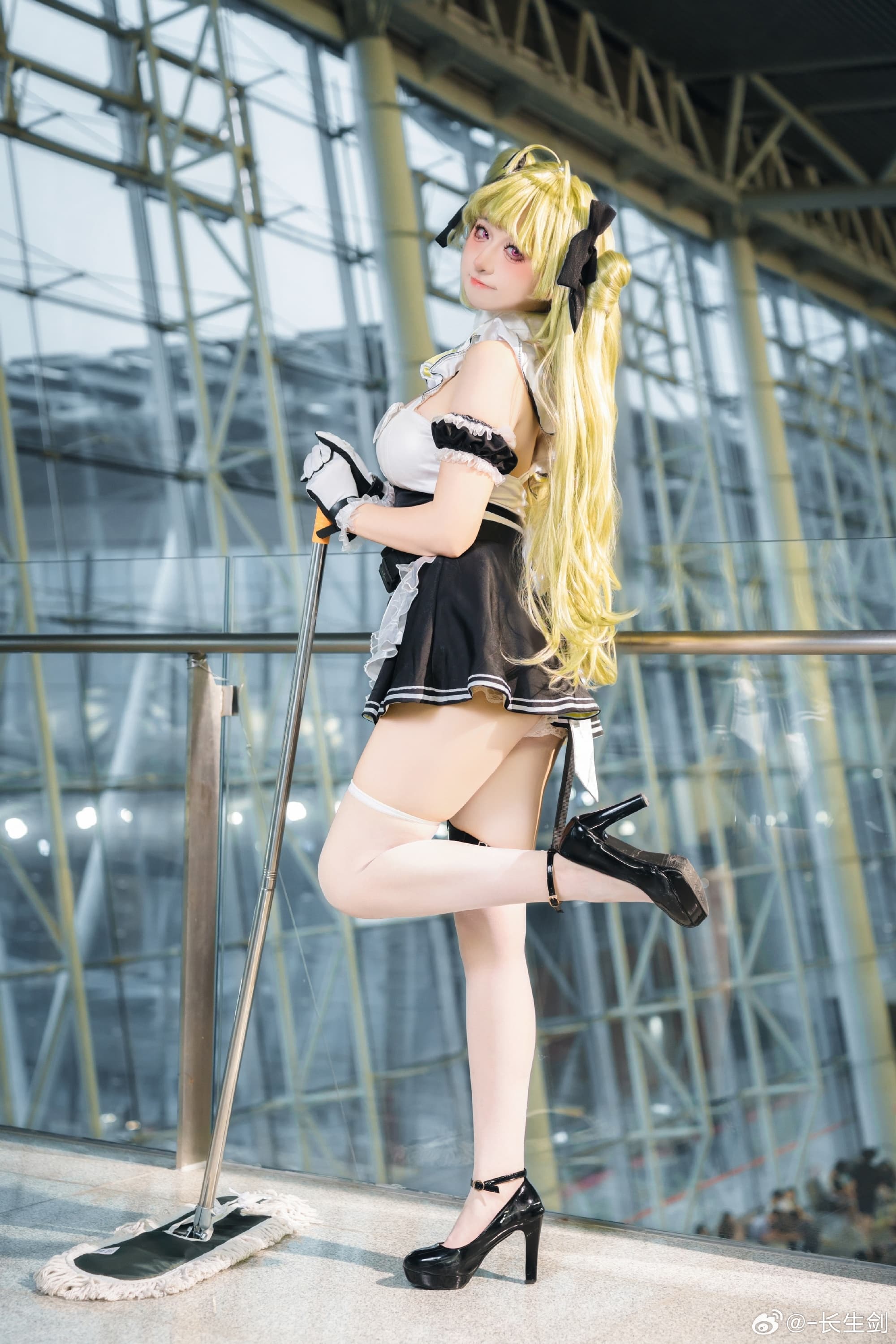COSPLAY nikke:胜利女神@十悲伤小木十 ​​​ COSPLAY-第3张