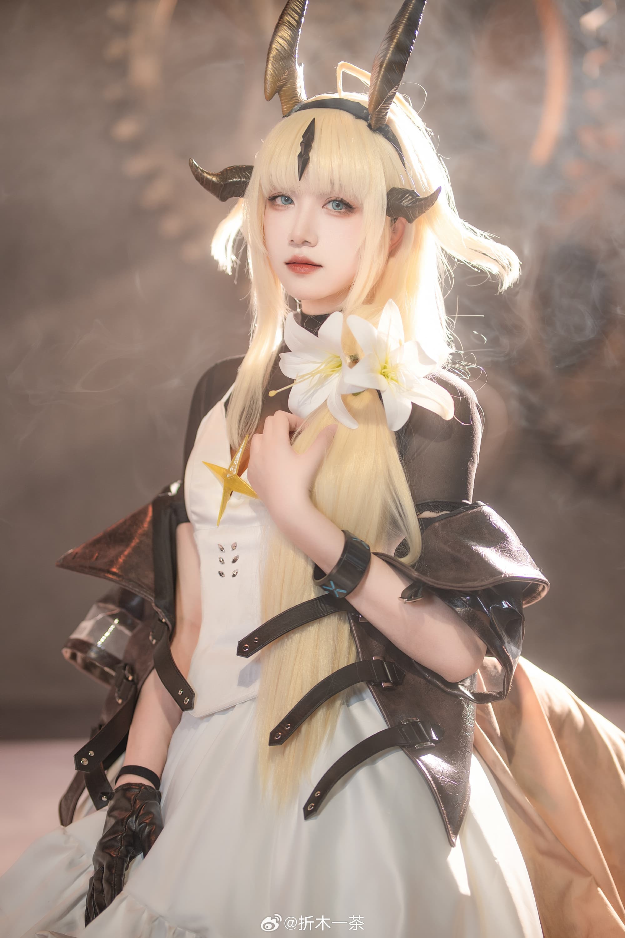 COSPLAY 明日方舟 焰影苇草@折木一茶 COSPLAY-第1张