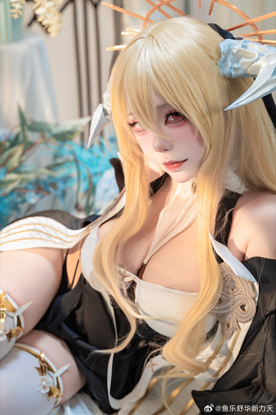 cosplay 又眉头紧皱了呢…这样吧。躺下来。 碧蓝航线 怨仇cos@蓝藻细胞 COSPLAY-第4张