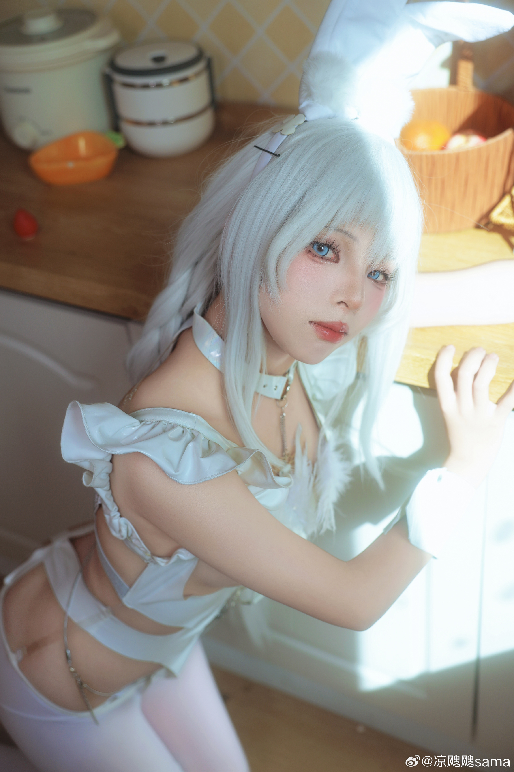 COSPLAY 好困……好想在床上滚来滚去……额，有什么事情吗？ 碧蓝航线 恶毒@凉飕飕sama COSPLAY-第1张