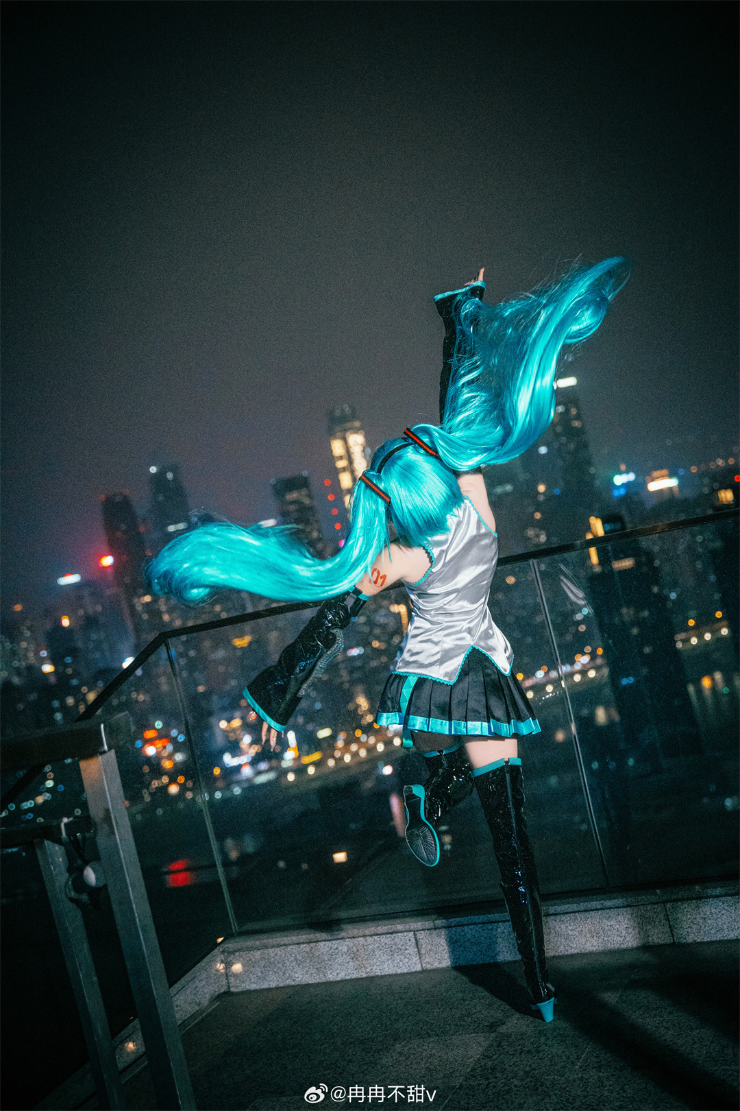 cosplay 从未来传来的最初之声🎵 世界第一公主殿下——初音未来！@冉冉不甜v COSPLAY-第6张