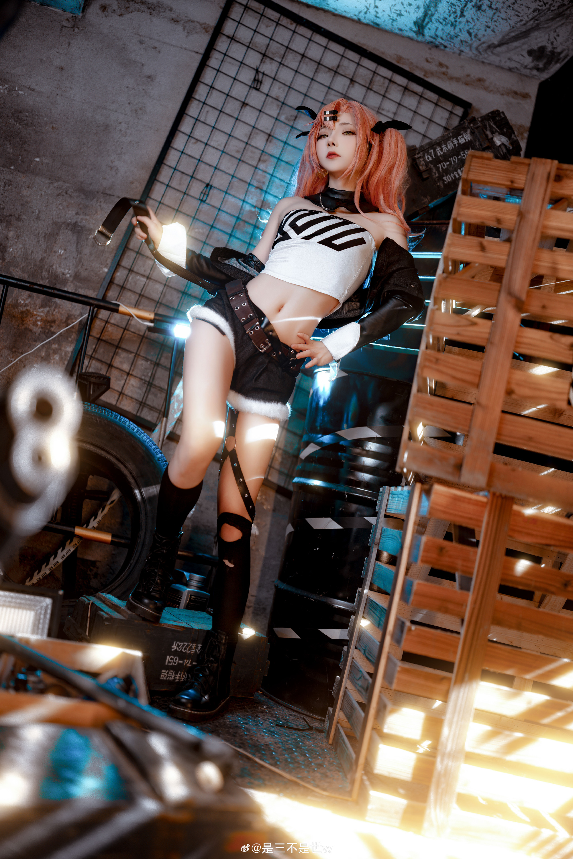 COSPLAY 明智之选！不过提前说好，我的出场费可不低哦！ 绝区零 妮可@是三不是世w COSPLAY-第1张